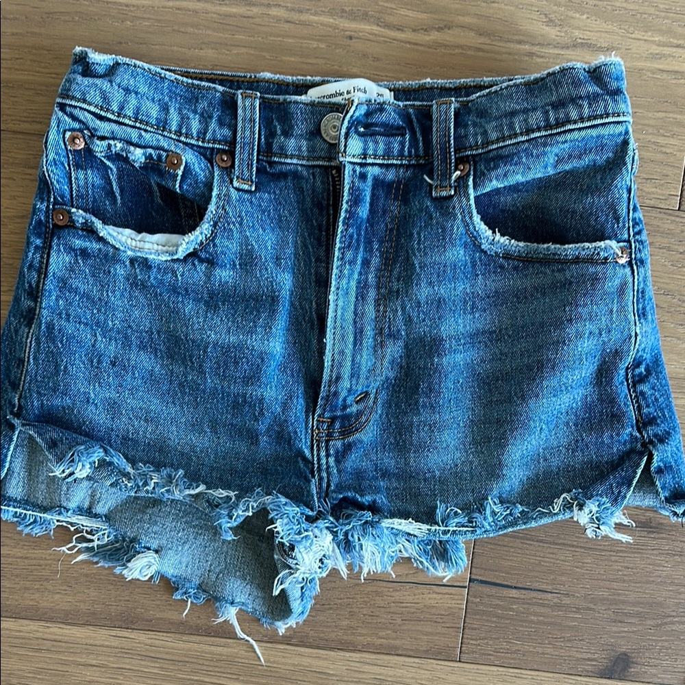 Abercrombie & Fitch Mom Short High Rise